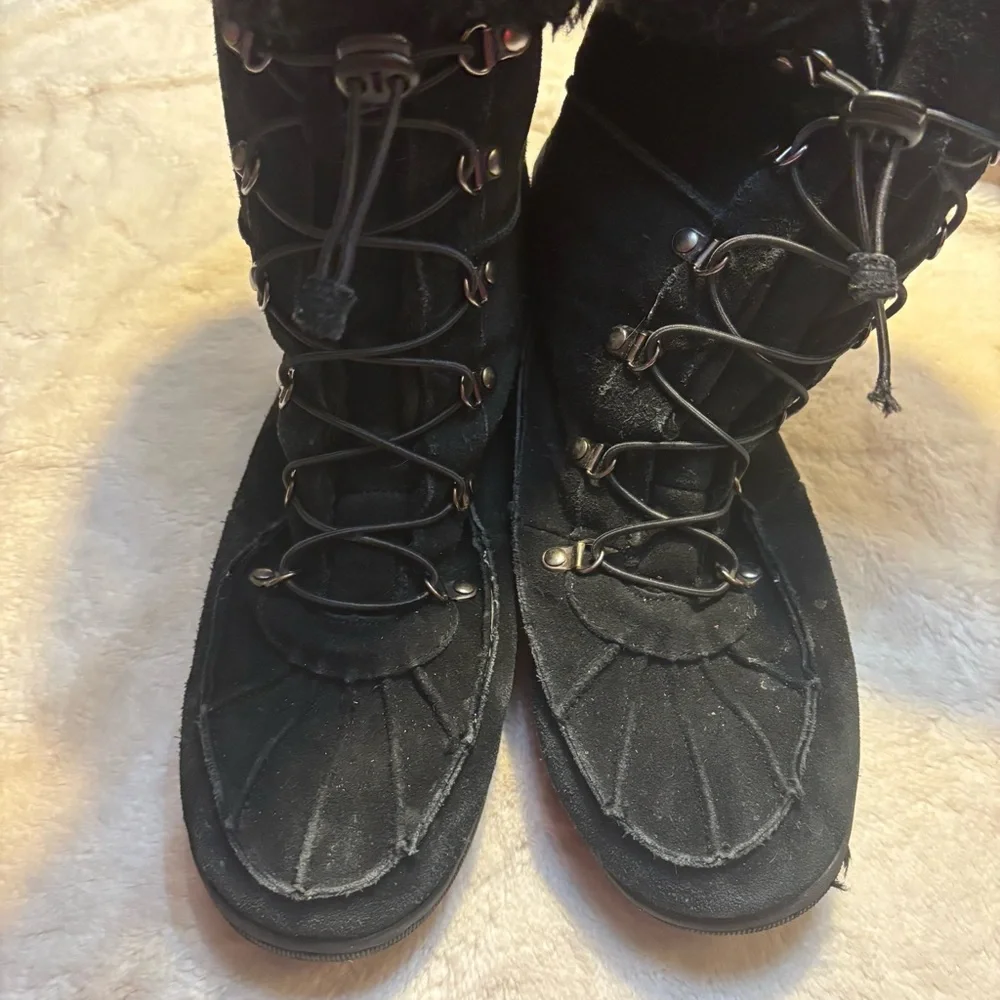 BearPaw Boots Size 9 Black Suede Leather Wool Lining Kirkwood Lace-Up Winter